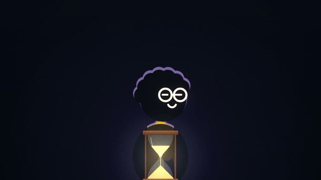Rafa en la oscuridad con un reloj de arena brillando en el pecho